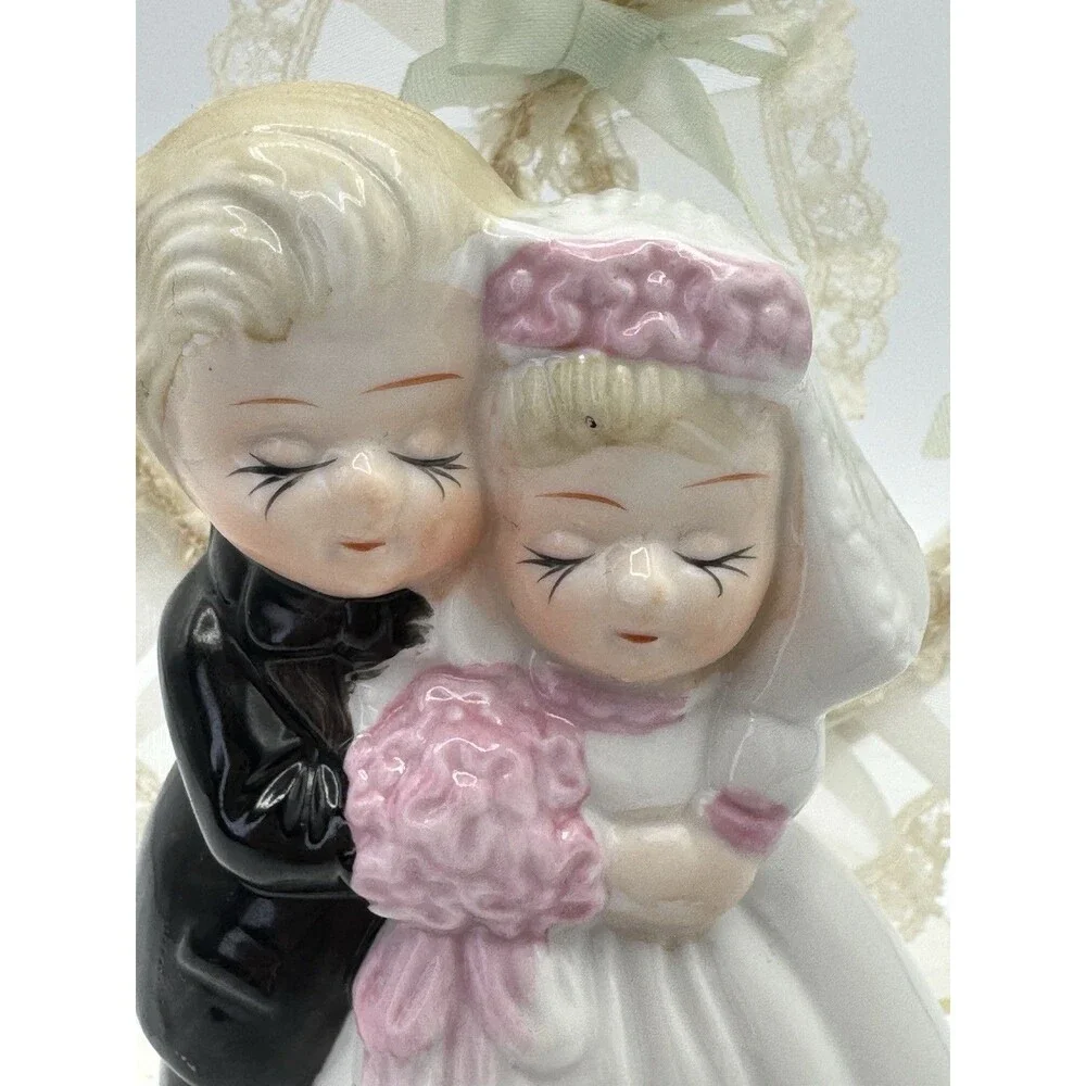 BRIDE & GROOM cute wedding cake-topper vtg 1970s kitschy porcelain figurines